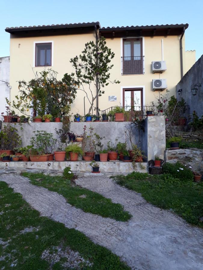 B&B S'Arrosa Antiga Santadi Exterior photo